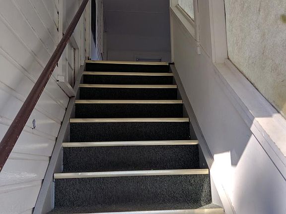 Second floor apartment access