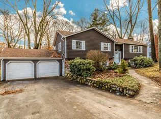 7 Sherwood Rd, Reading, MA 01867