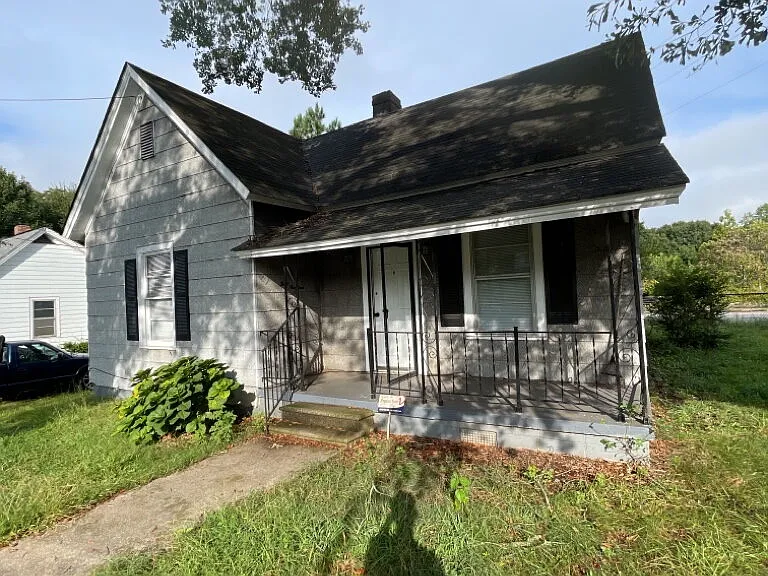 300 Beta St — Photo 1