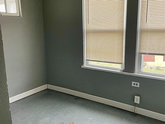 4th image of 5202 Ashland Ave #1