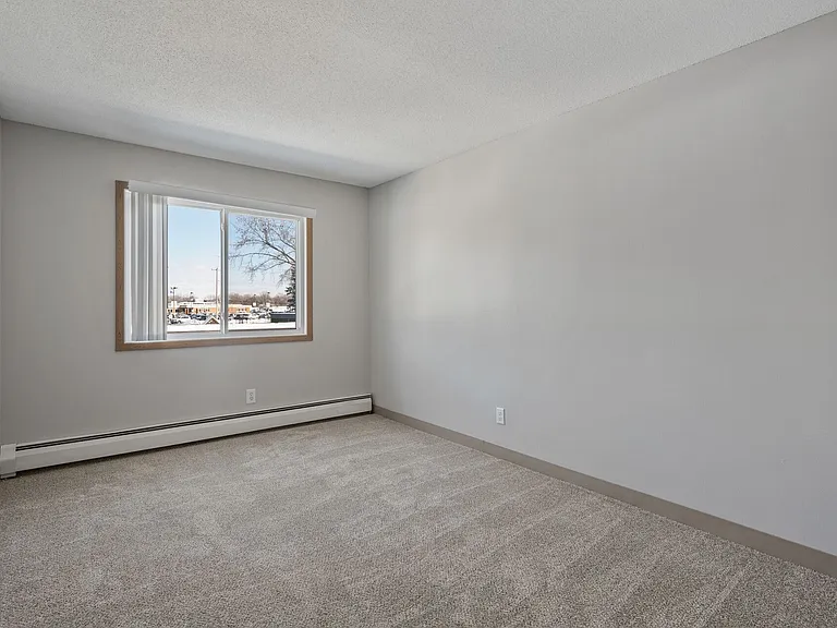 109th Place Apartments — Photo 7