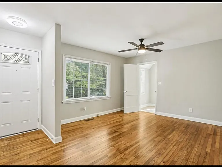 3417 Glen Rd — Photo 5