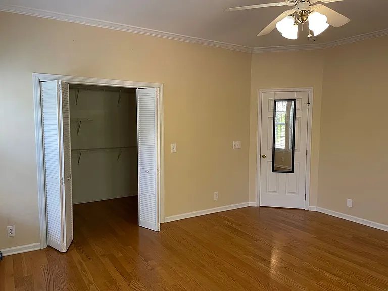 621 Riverwood Dr SE — Photo 25