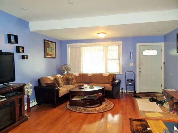 4th image of 14764 Coolidge Ave