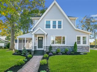 500 Whittier St, Westbury, NY 11590