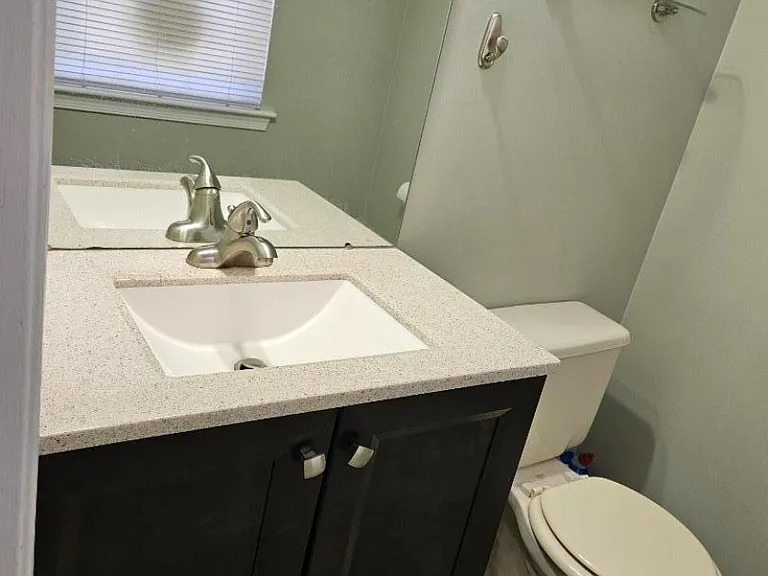 271 Abbey Dr — Photo 8