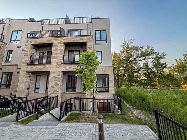 51 Jefferson Side Rd #120, Richmond Hill, ON L4E 1M1