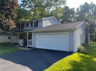 107 Selkirk Dr, Rochester, NY 14626