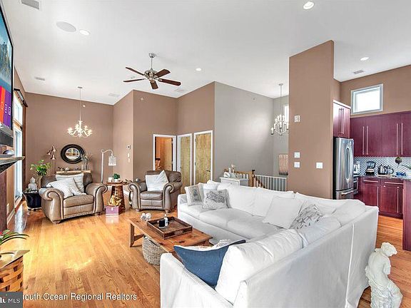 3rd image of 2510 Boulevard Unit 1B