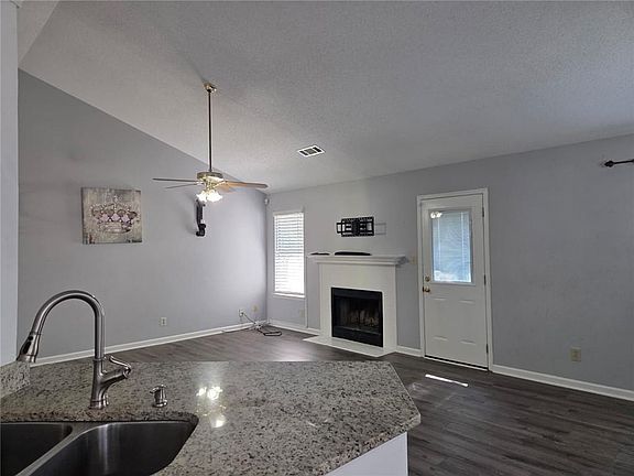 5th image of 1155 Riverside Trce