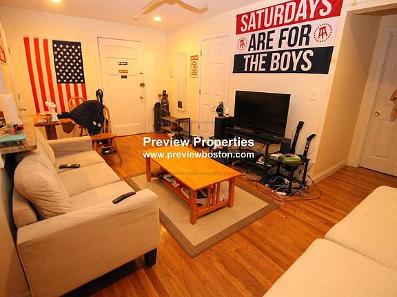 3rd image of 61 Thatcher St #301