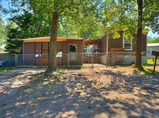 950 W 138th Pl, Glenpool, OK 74033