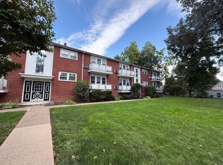255 N Middletown Rd #13D, Nanuet, NY 10954