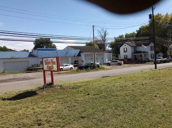 1901 Clark Ave APT 1, Wellsville, OH 43968