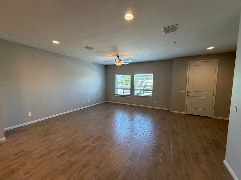 733 E Commonwealth Ave #22 — Photo 8