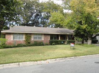 3900 Springbranch Dr, Benbrook, TX 76116