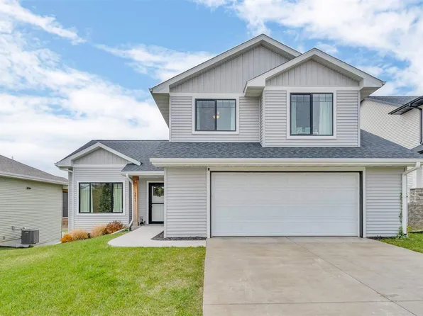 3945 Winnsboro Dr, Iowa City, IA 52245