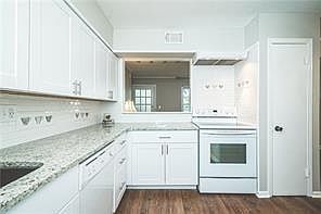 5th image of 3091 Colonial Way APT F2