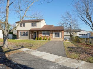 523 Carver Ct, Lawnside, NJ 08045