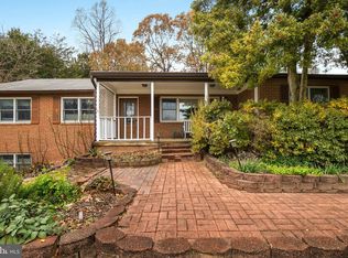 2922 Melanie Ln, Oakton, VA 22124