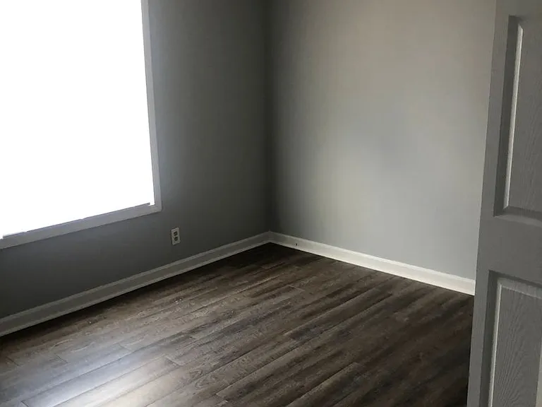 1625 W Jefferson St — Photo 12
