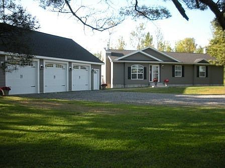 1st image of 4 Green Dr