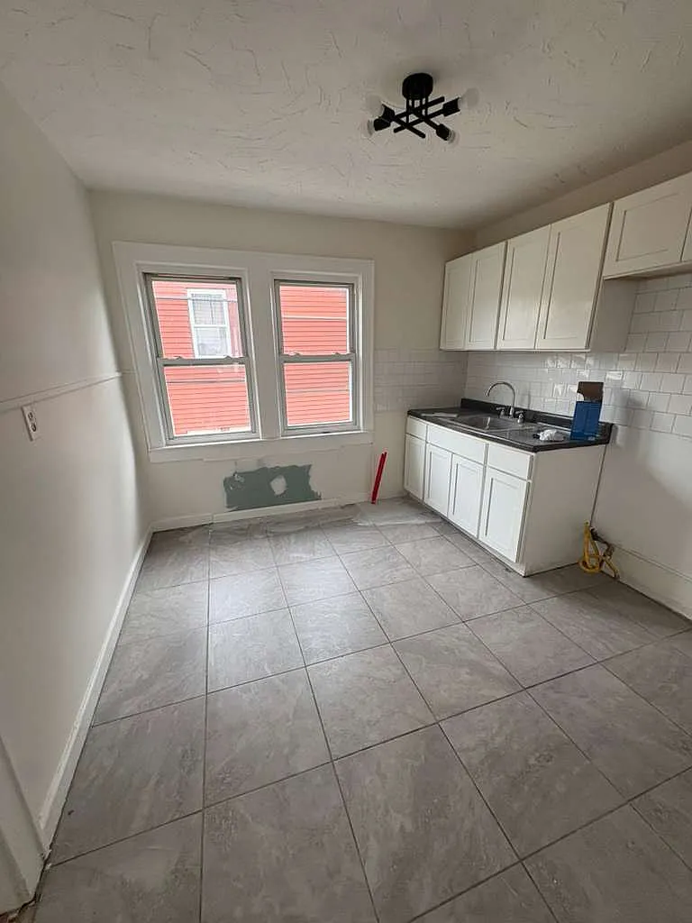 Building Photo - 207-209 Hansbury Ave #3