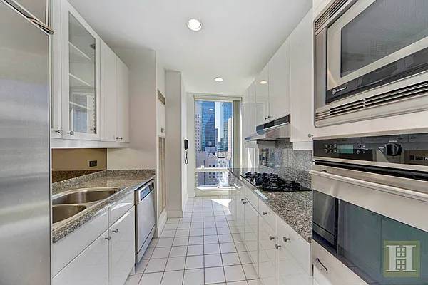 Rented by Halstead Real Estate | media 2