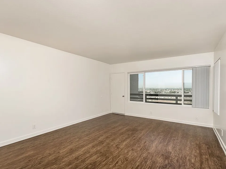 2201 Pacific Ave