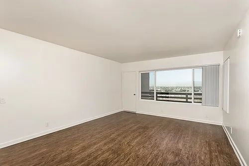 2201 Pacific Ave Photo 1