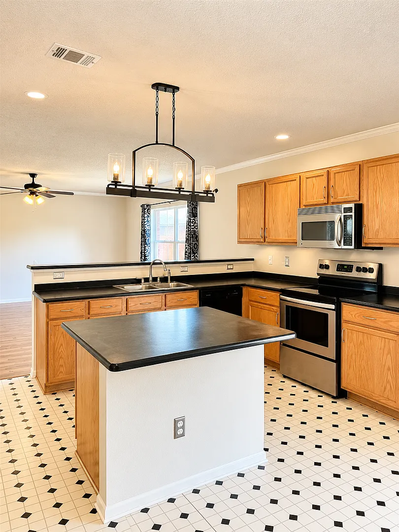 BIG on Space, BIG on Comfort & Ready to Call Home! — Photo 4