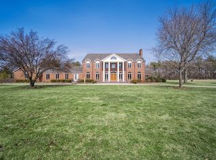 6 Creekside Ln, Barrington, IL