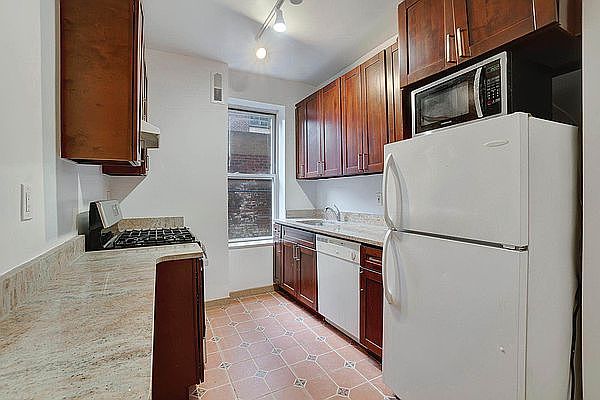 1st image of 215 W 116th St APT 3E
