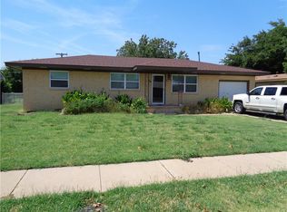 2005 N Flamingo Ln, Altus, OK 73521