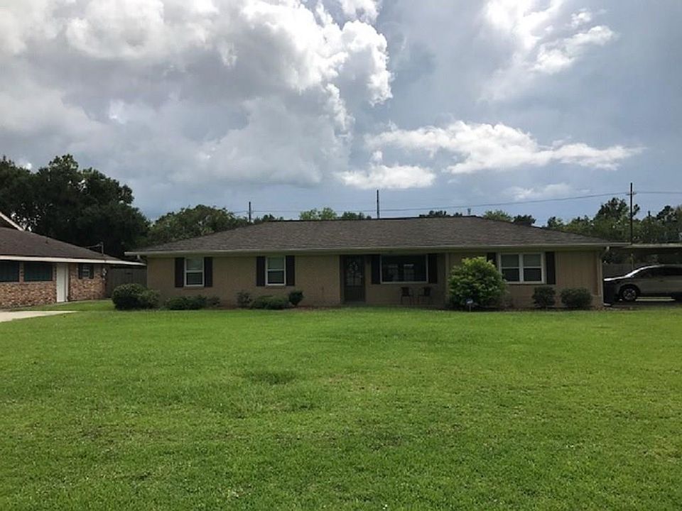 1st image of 104 Sterling Dr