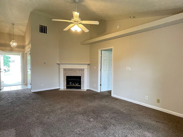 3314 Hopkins Dr — Photo 6