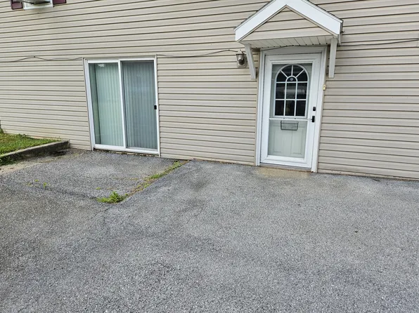 222 Briar Hill Rd, Lititz, PA 17543
