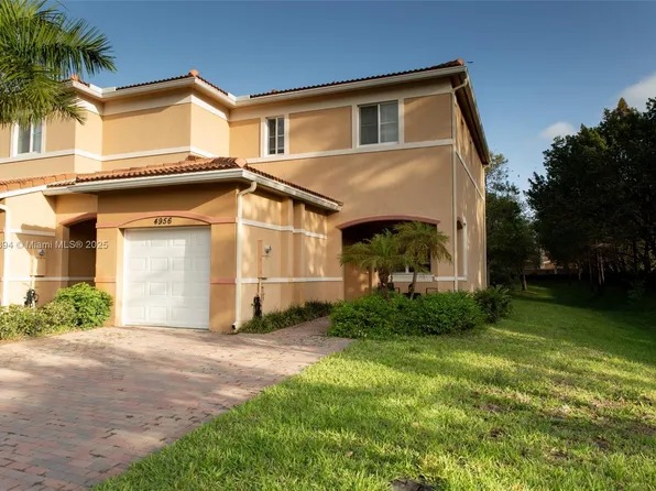 4956 SW 30th Ter, Fort Lauderdale, FL 33312