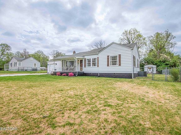 3rd image of 302 Hamilton Rd