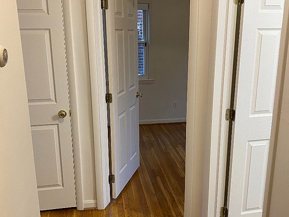 5th image of 9988 Hubert Ave