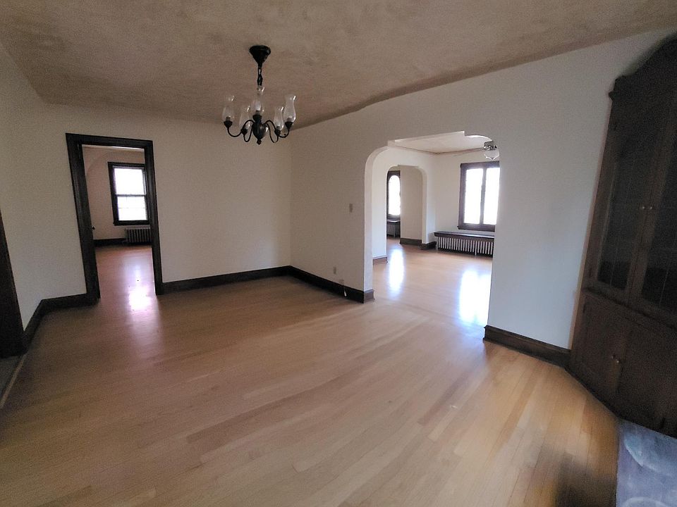Dining Room looking into bedroom and living room