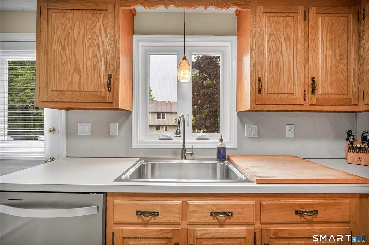 2 bed, 1088 sqft, $2,500 — Photo 2