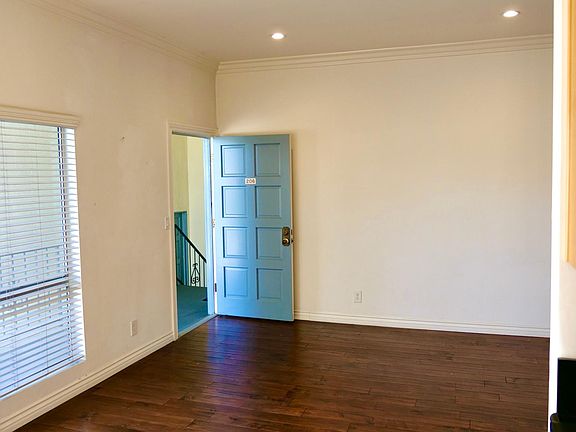 5th image of 1021 5th St APT 206