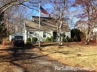62 Ocean Ave, Center Moriches, NY 11934