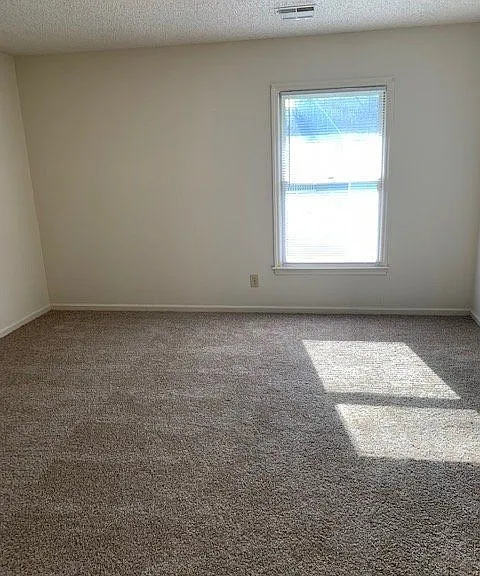 124 W Victoria Ct — Photo 12