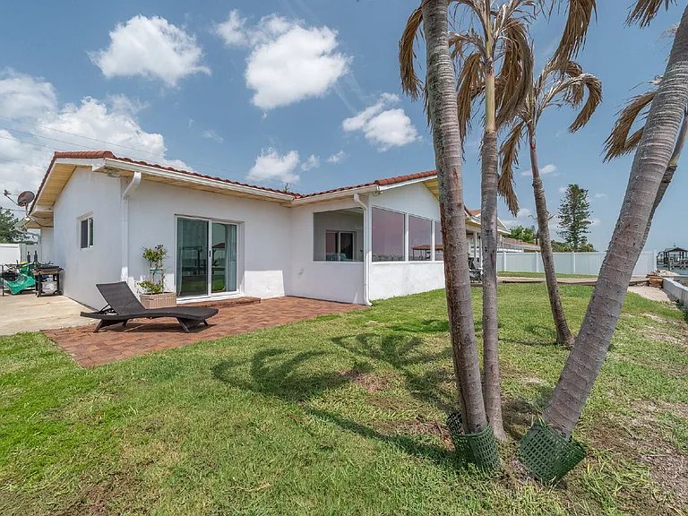 1110 S Banana River Dr — Photo 24
