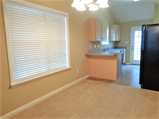 7072 Parkbrook Ln — Photo 4