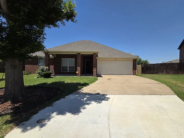 12100 Worthwood St — Photo 2