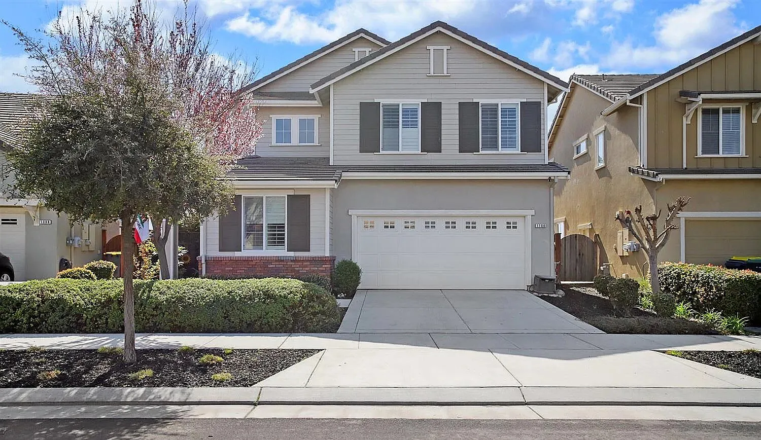 1106 Mariners Dr photo 1