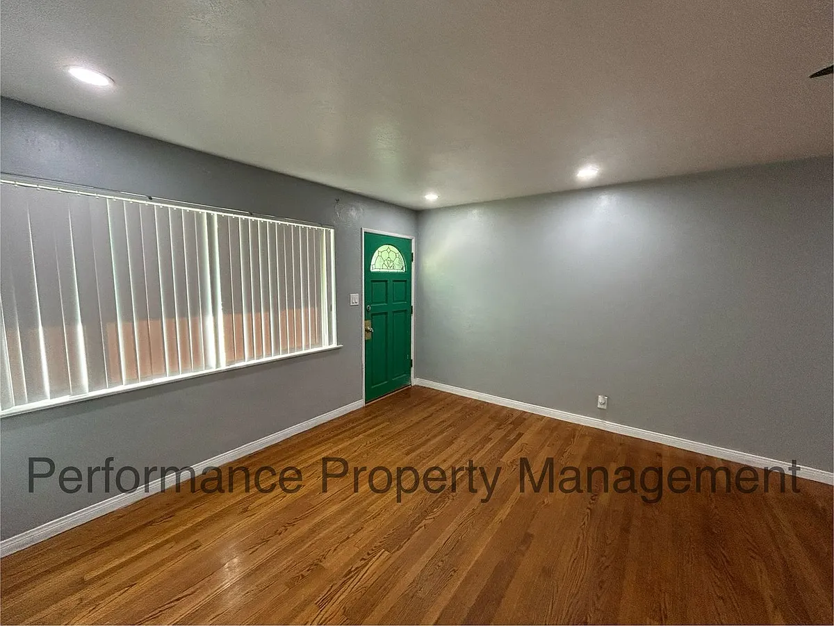 Building Photo - 4612 Bloomquist Dr